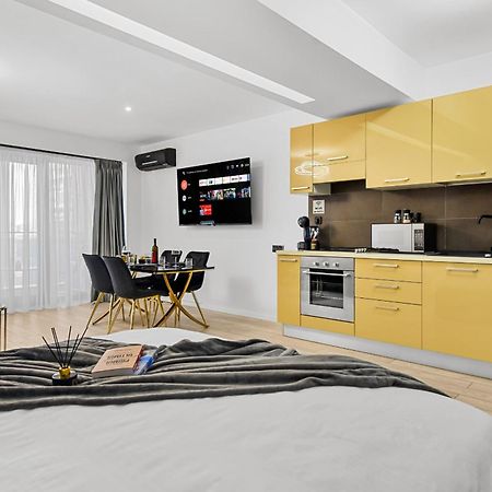 Central Deluxe By Rh Living Bucharest Exterior photo