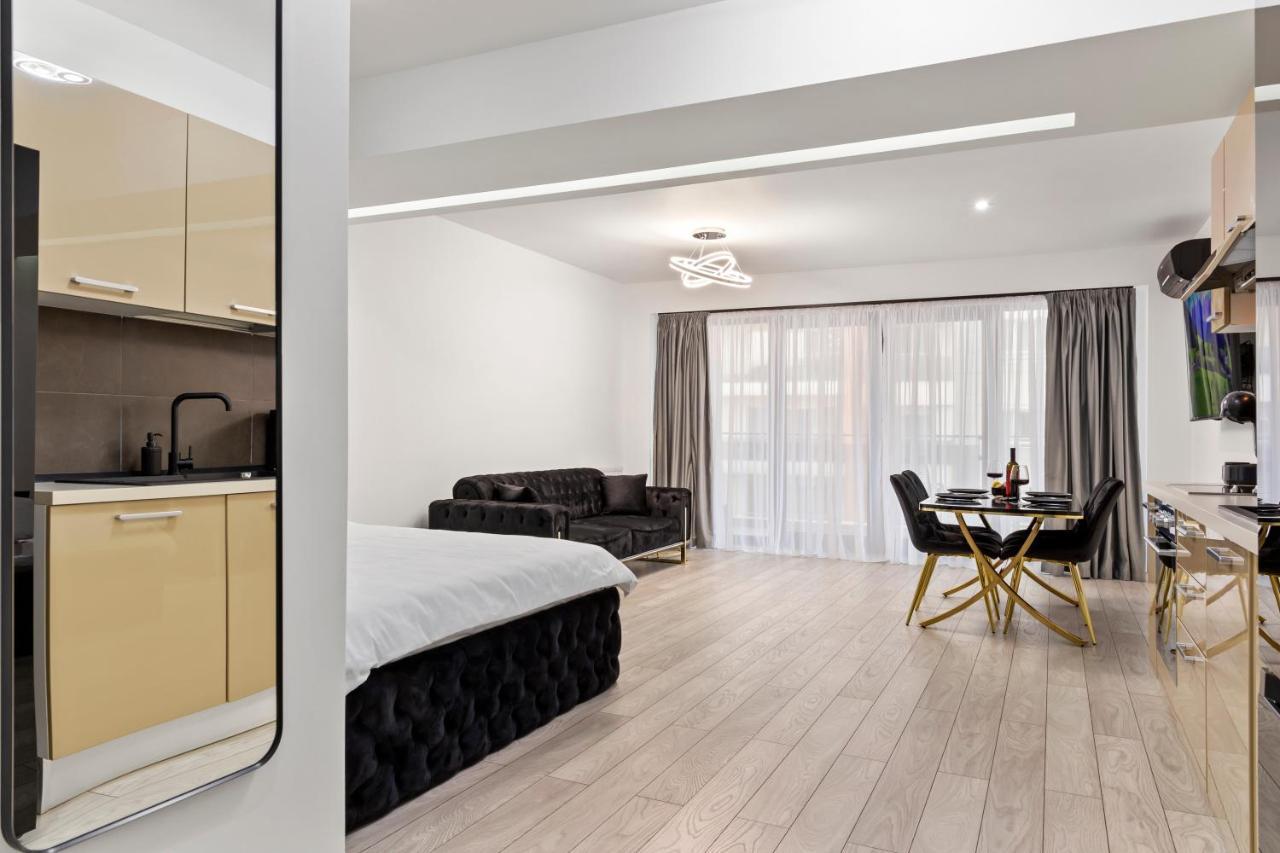 Central Deluxe By Rh Living Bucharest Exterior photo