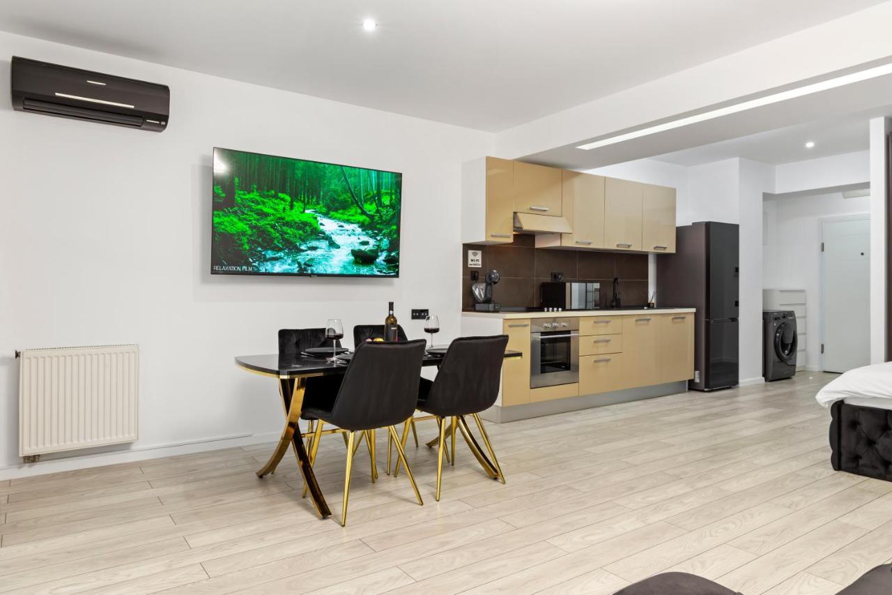 Central Deluxe By Rh Living Bucharest Exterior photo