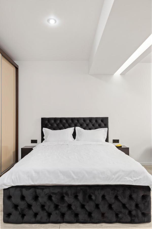 Central Deluxe By Rh Living Bucharest Exterior photo