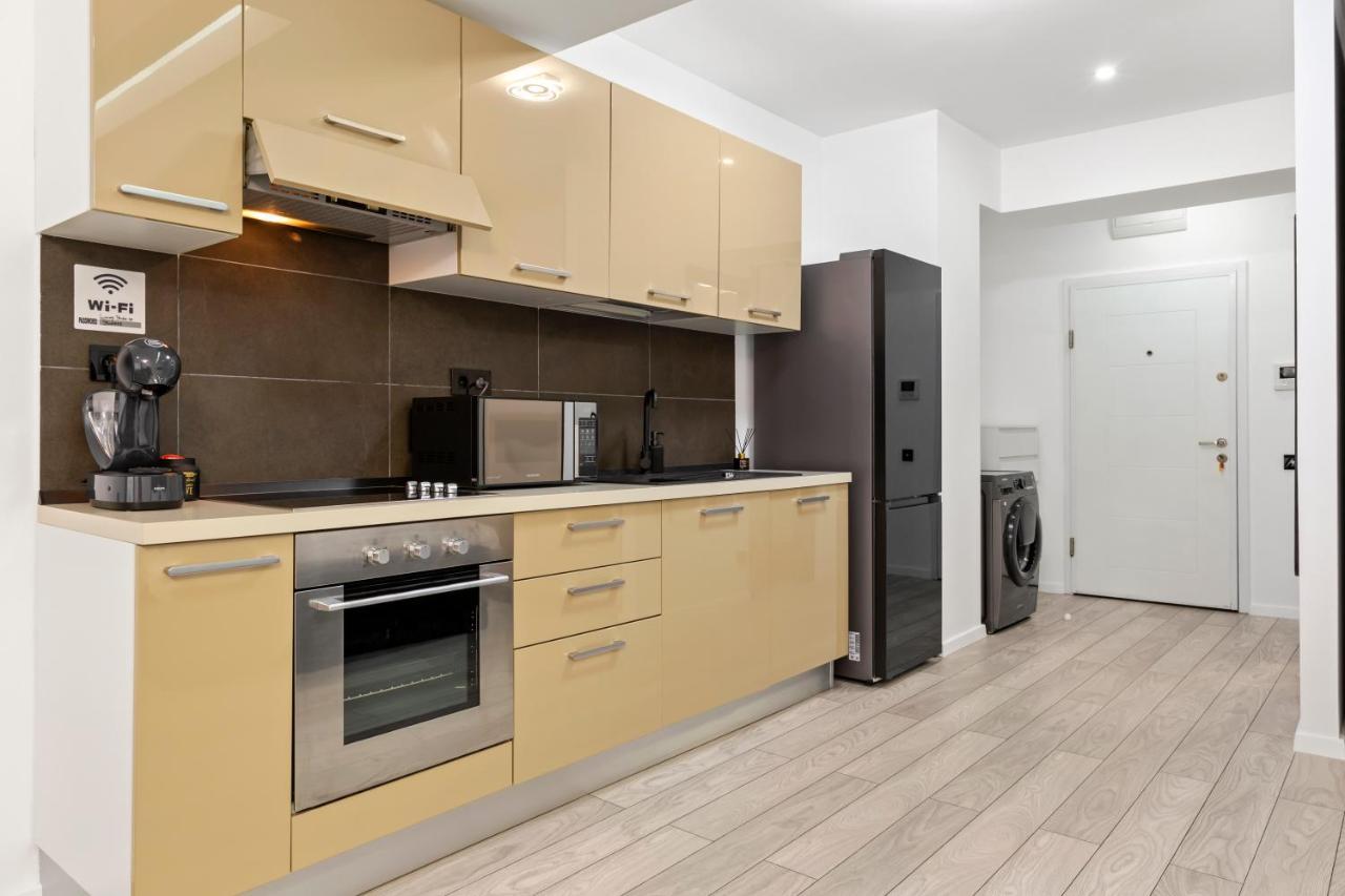 Central Deluxe By Rh Living Bucharest Exterior photo