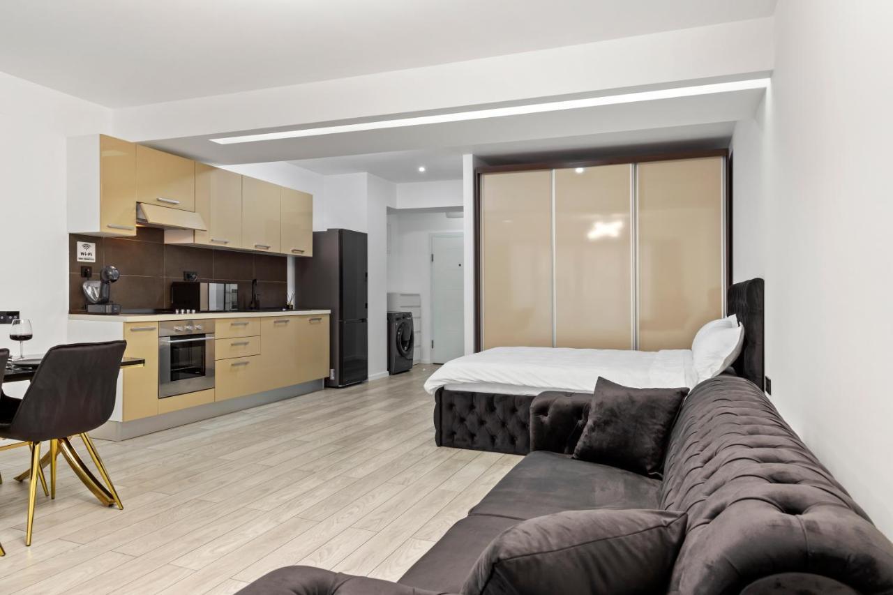 Central Deluxe By Rh Living Bucharest Exterior photo