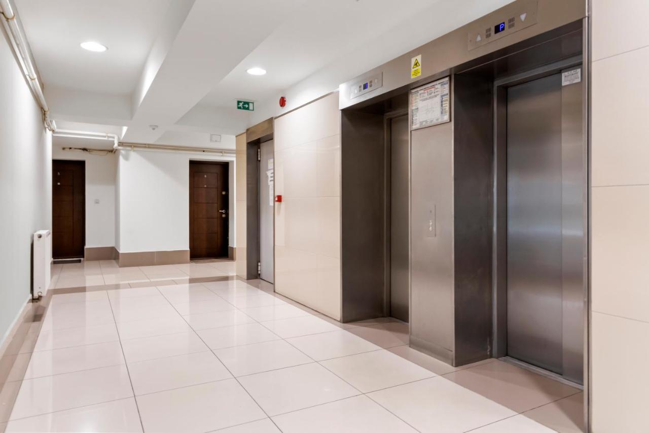 Central Deluxe By Rh Living Bucharest Exterior photo