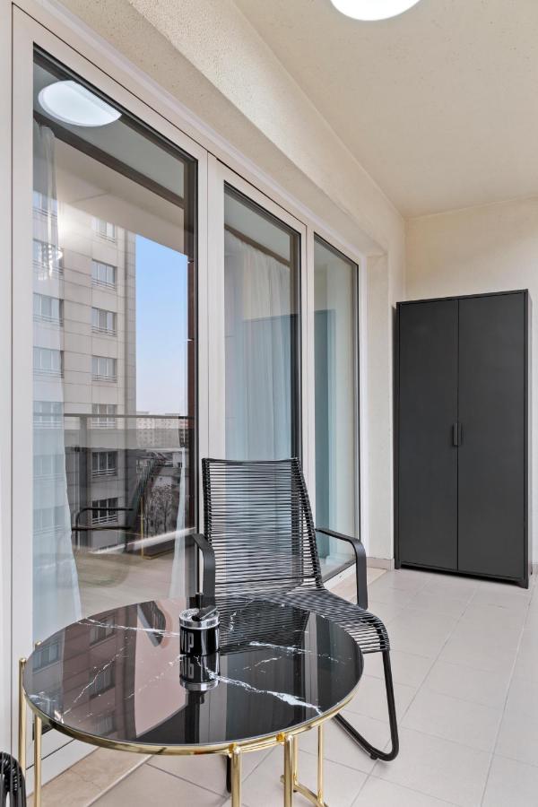 Central Deluxe By Rh Living Bucharest Exterior photo
