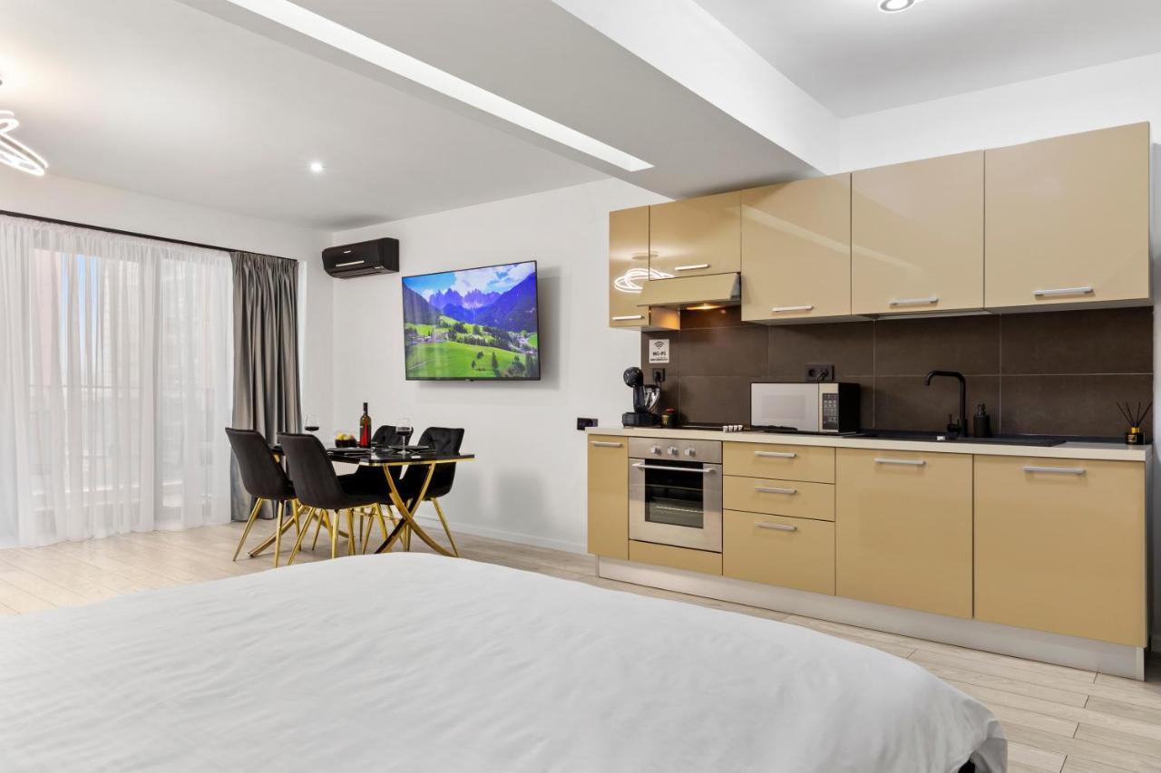 Central Deluxe By Rh Living Bucharest Exterior photo
