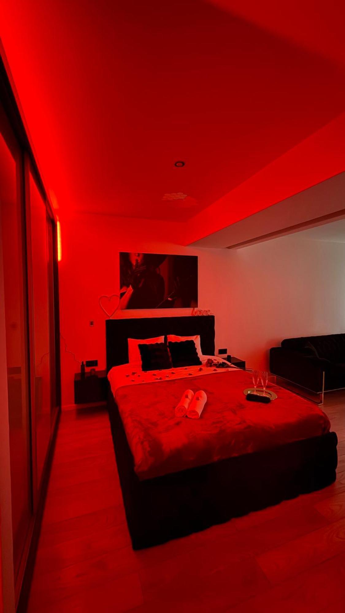Central Deluxe By Rh Living Bucharest Exterior photo