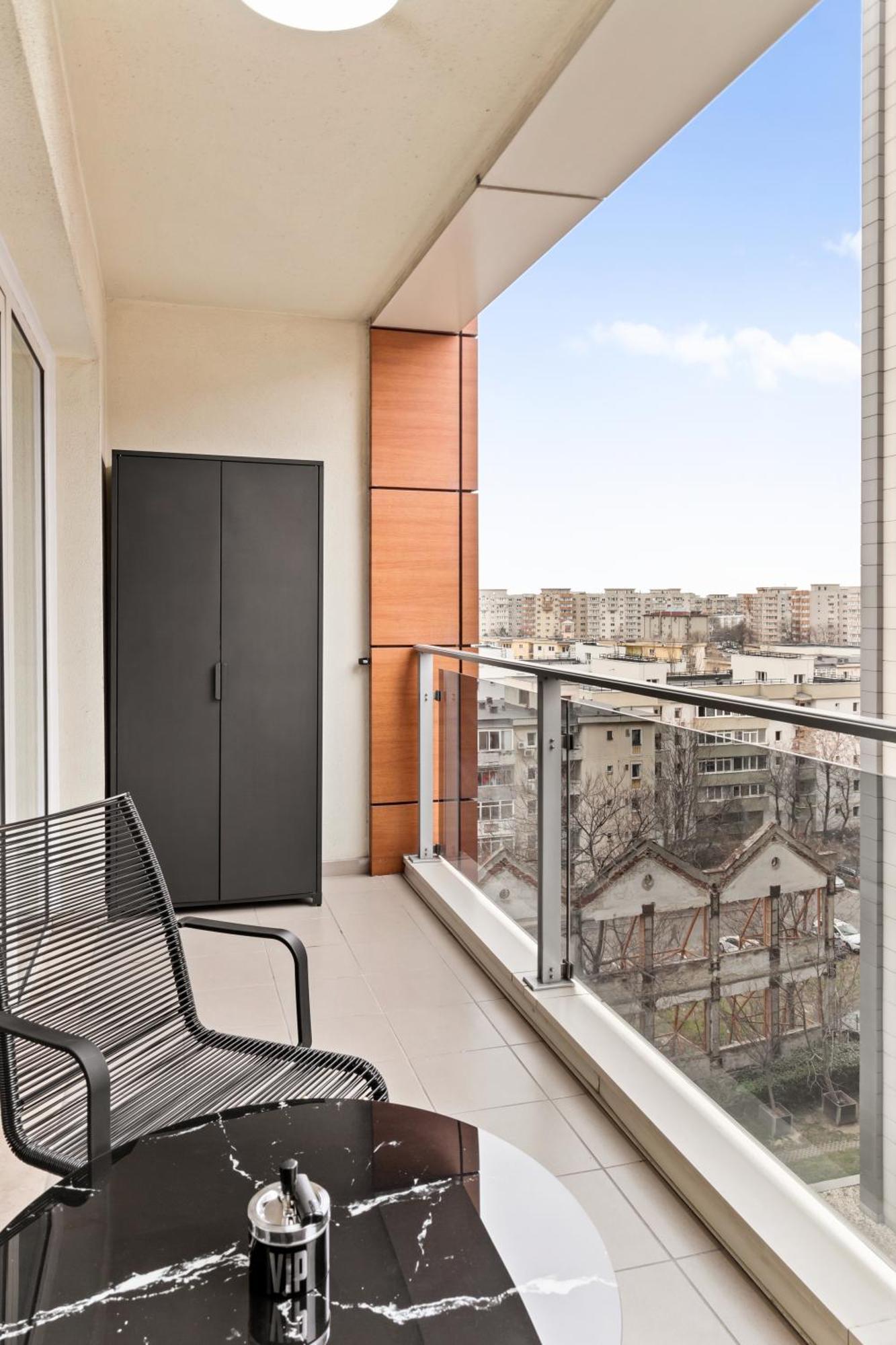 Central Deluxe By Rh Living Bucharest Exterior photo