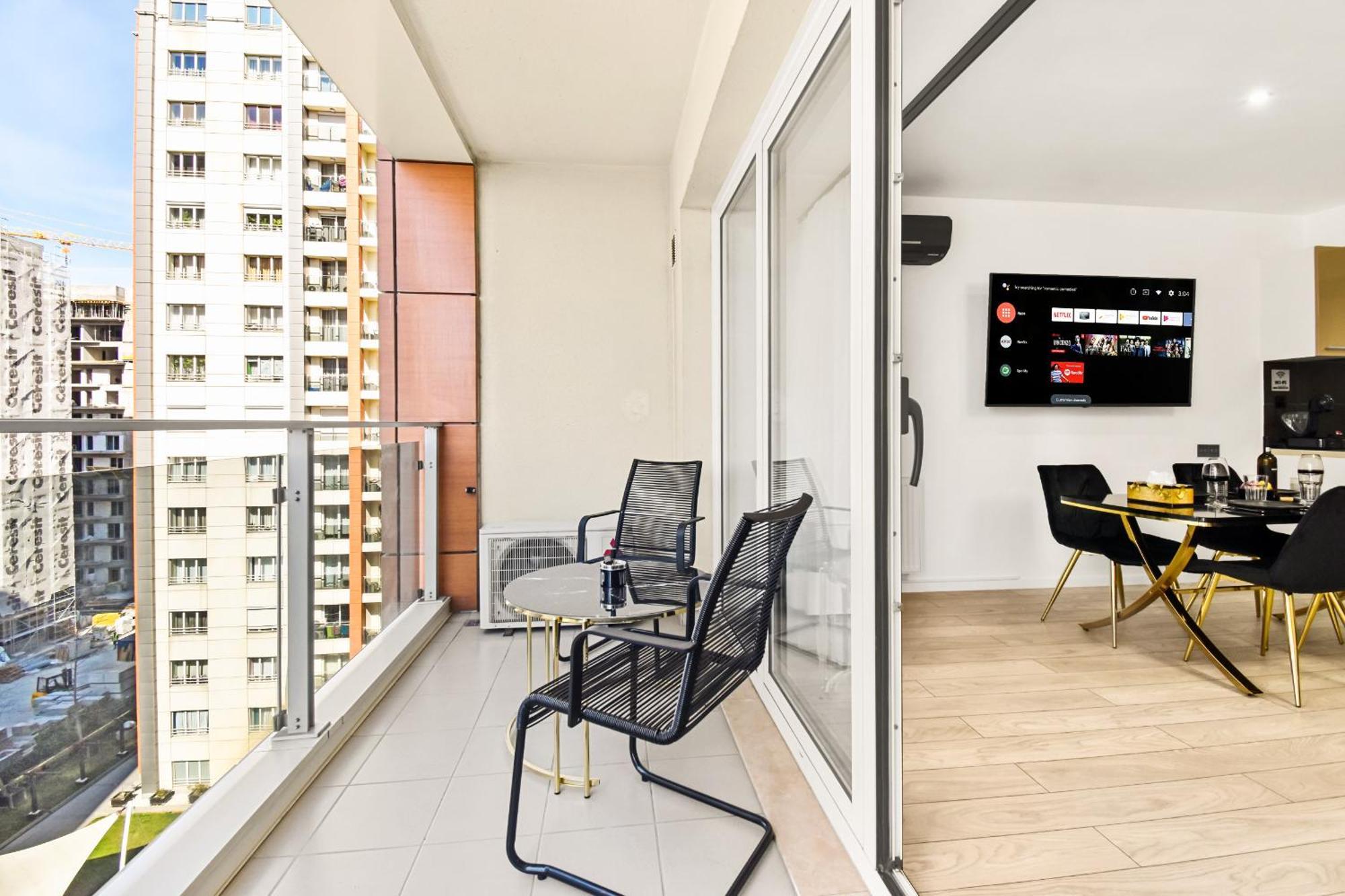 Central Deluxe By Rh Living Bucharest Exterior photo